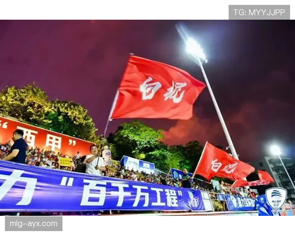 年度足球盛宴：重温赛季高光时刻，传奇篇章再掀期待热潮