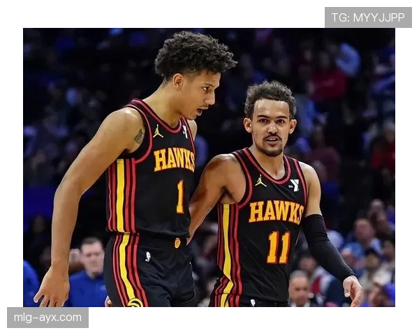 特雷·杨场下穿拖鞋逛商场，这松弛感真是他能打出手感的理由？